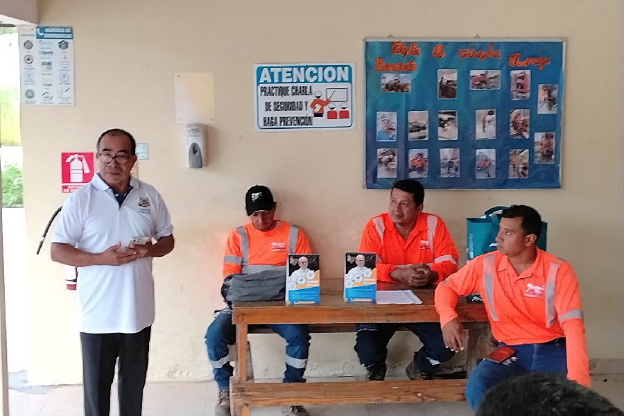 Colaboradores de Hormigón Express participando en una actividad de formación y solidaridad promovida por PROFE.